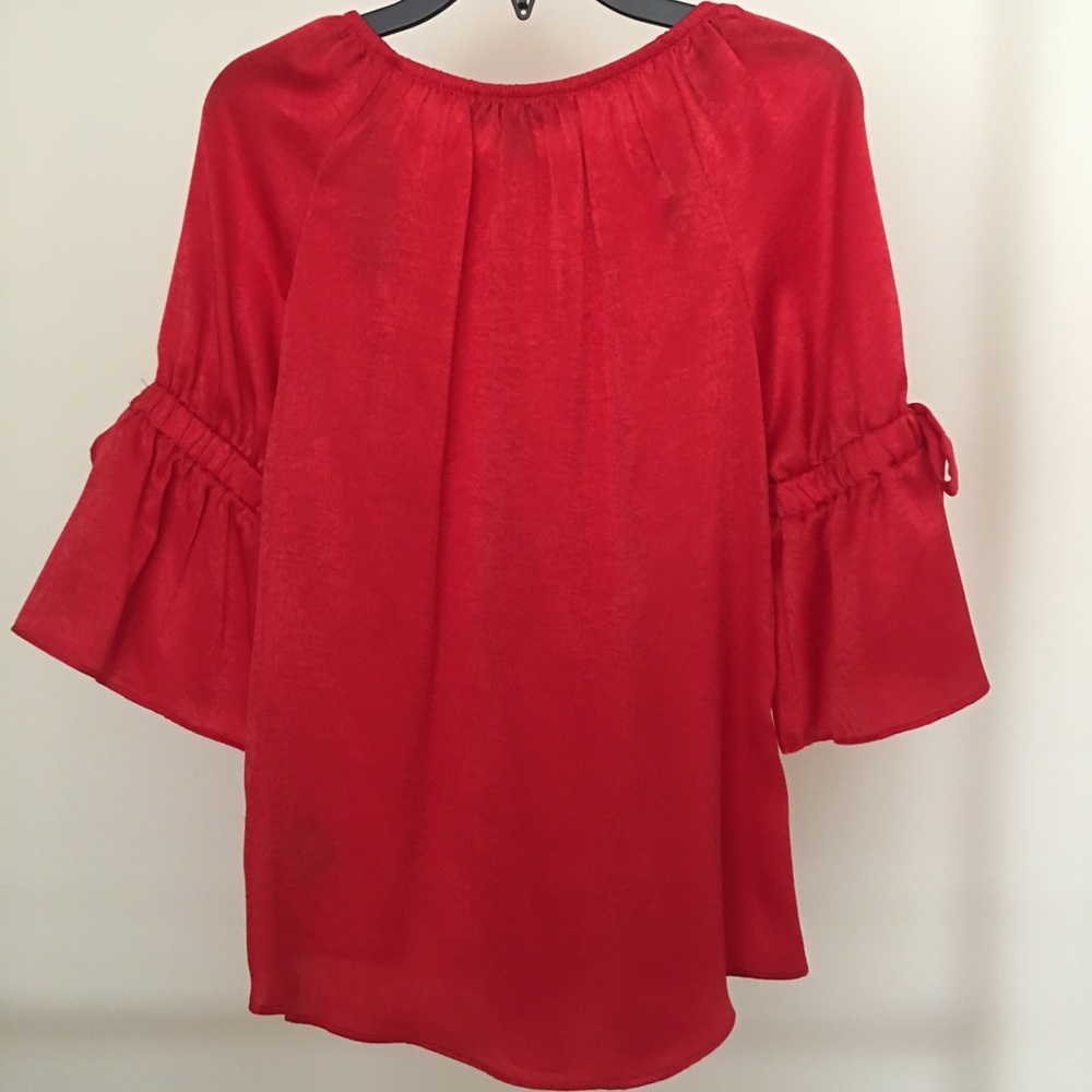 Amy Byer Junior Red Top 3/4 Bell Sleeves with ties Sofft Christmas Red